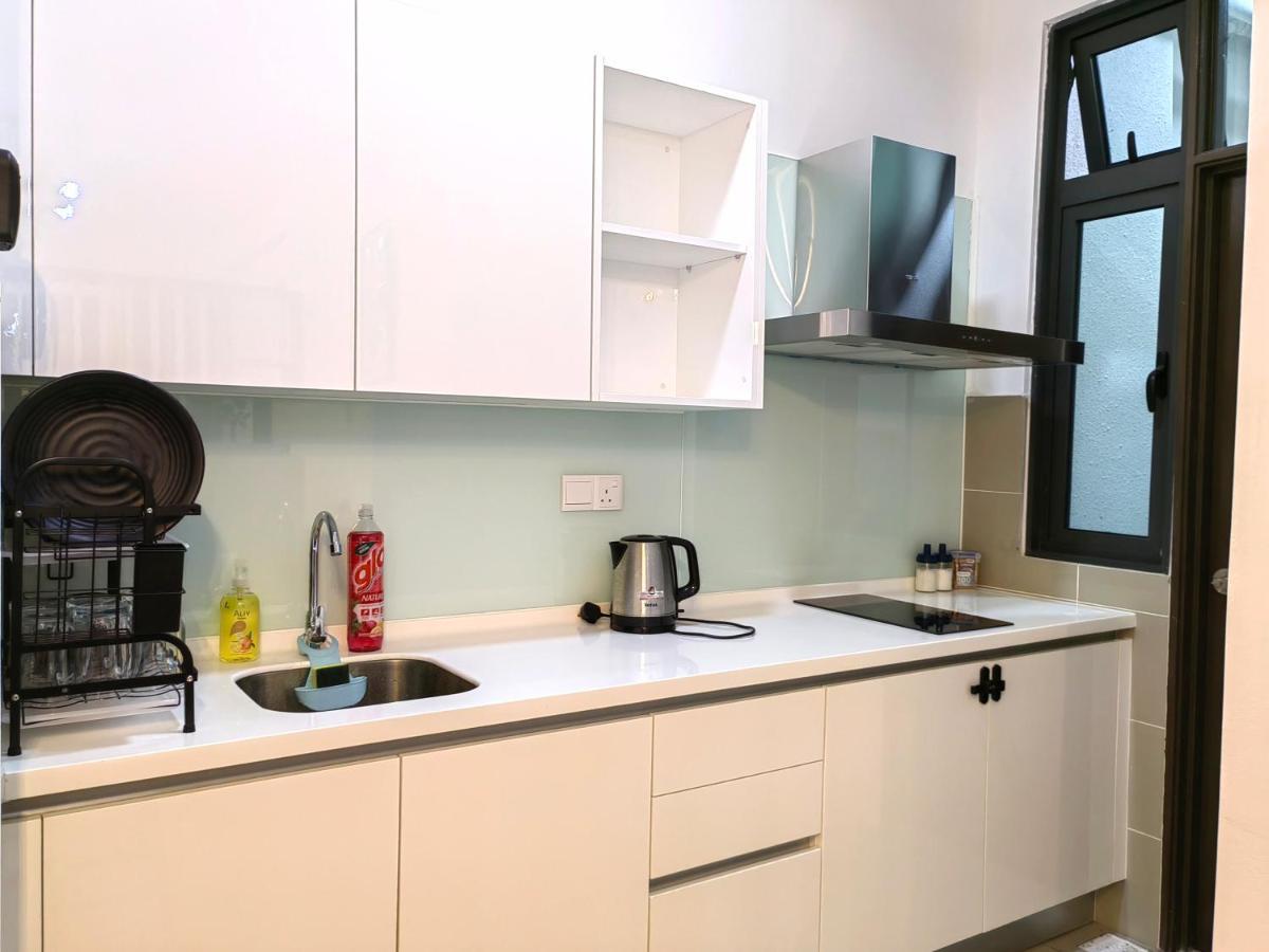 8Scape Residences Batman Vs Ironman@Lsy Home & Leisure Johor Bahru Exterior foto